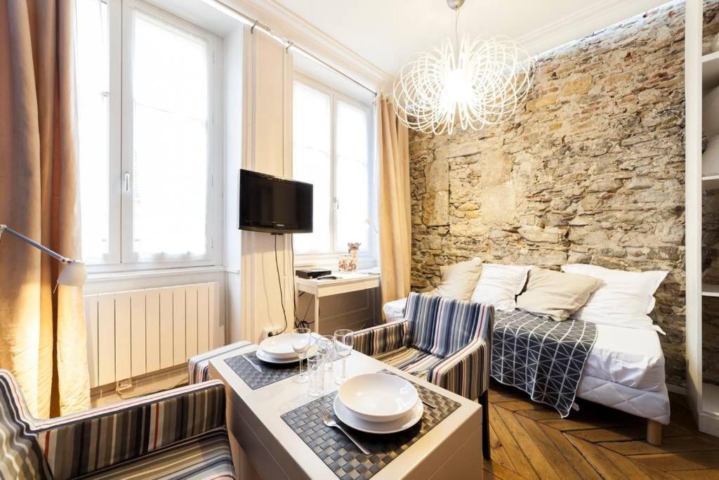 Studio Cosy En Centre Ville Aux Cordeliers Ail ลียง ภายนอก รูปภาพ